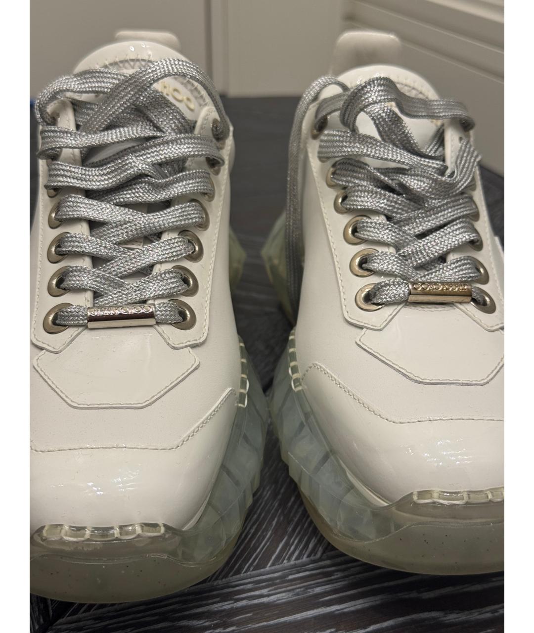 JIMMY CHOO Белые кроссовки из лакированной кожи, фото 2