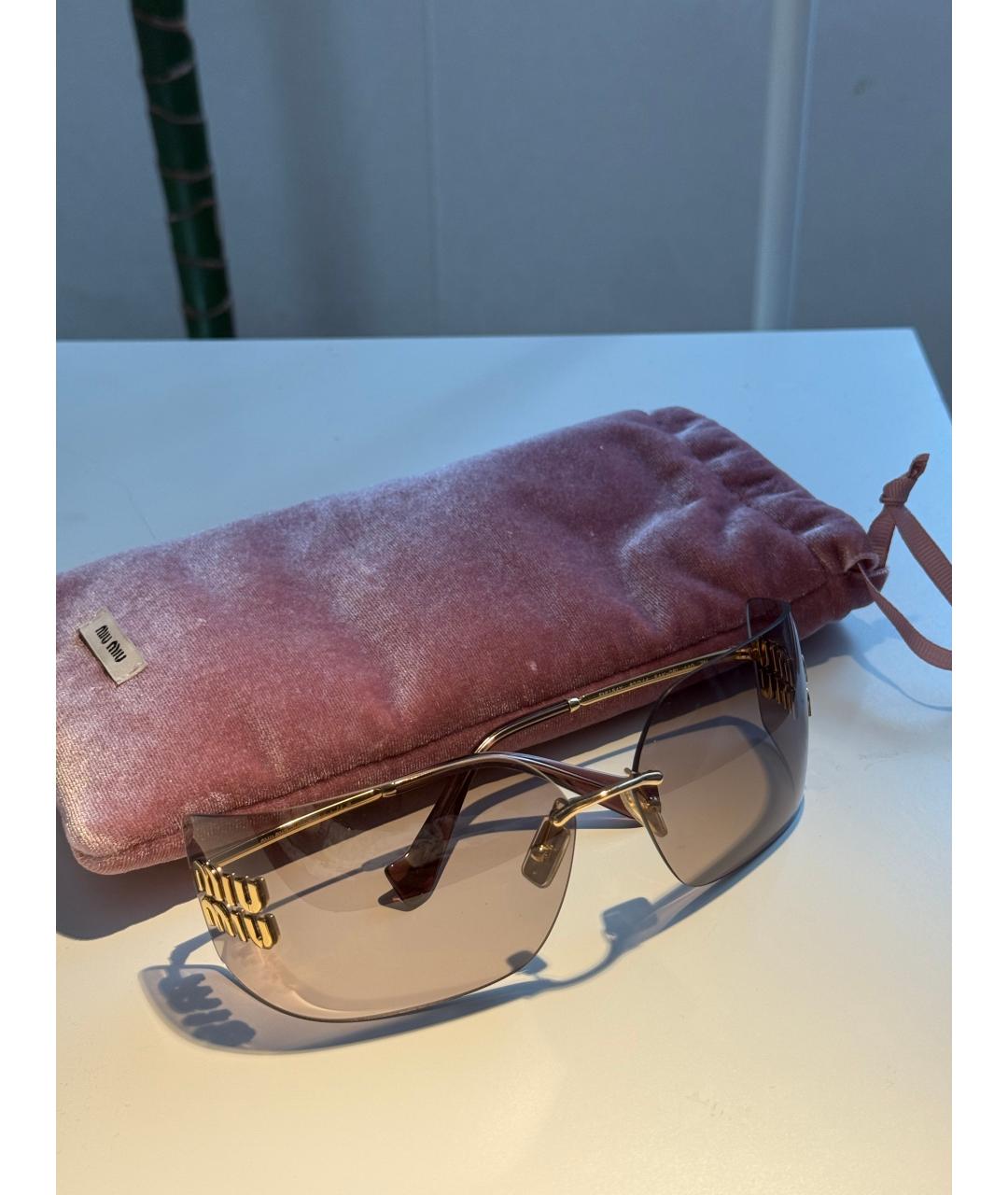 MIU MIU Коричневые пластиковые солнцезащитные очки, фото 4