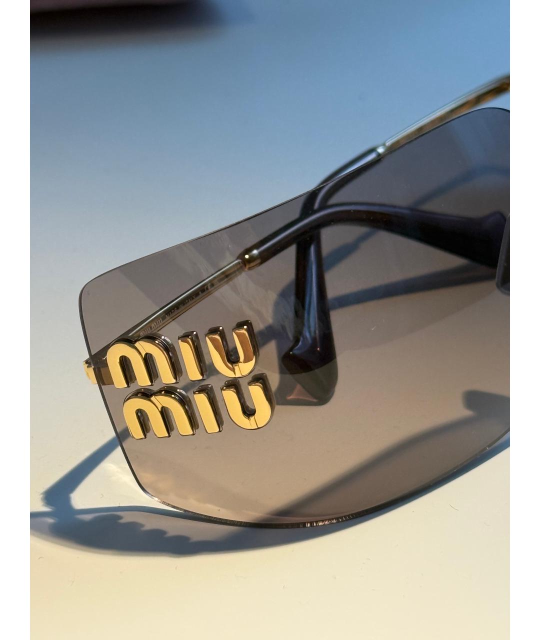 MIU MIU Коричневые пластиковые солнцезащитные очки, фото 3