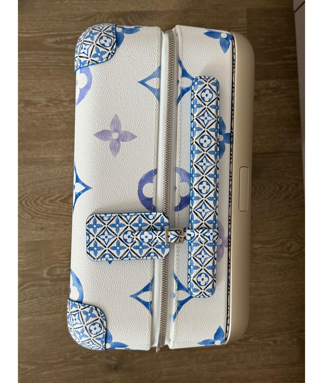 LOUIS VUITTON Белый чемодан, фото 6