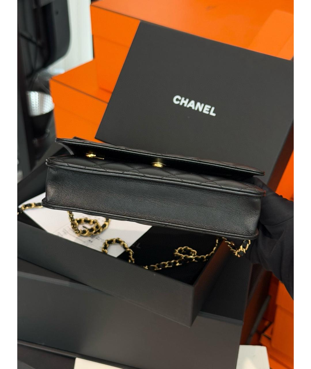 CHANEL Черная кожаная сумка тоут, фото 5