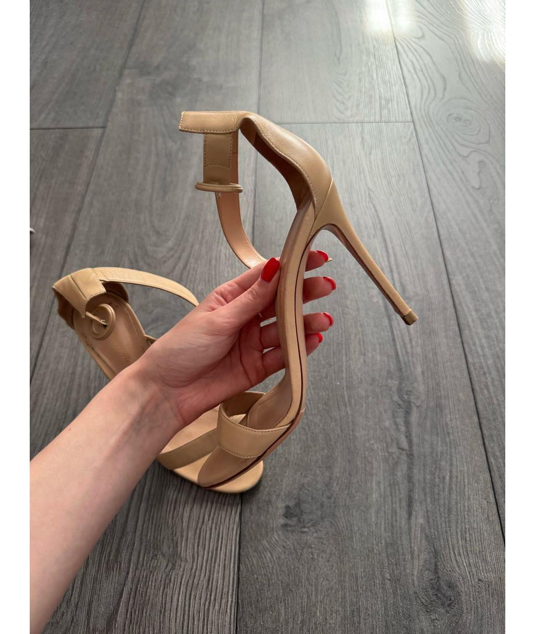 GIANVITO ROSSI Бежевые кожаные босоножки, фото 4