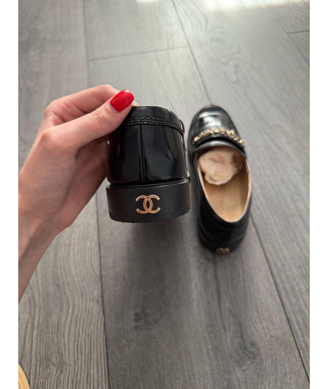 CHANEL Черные лоферы из лакированной кожи, фото 6