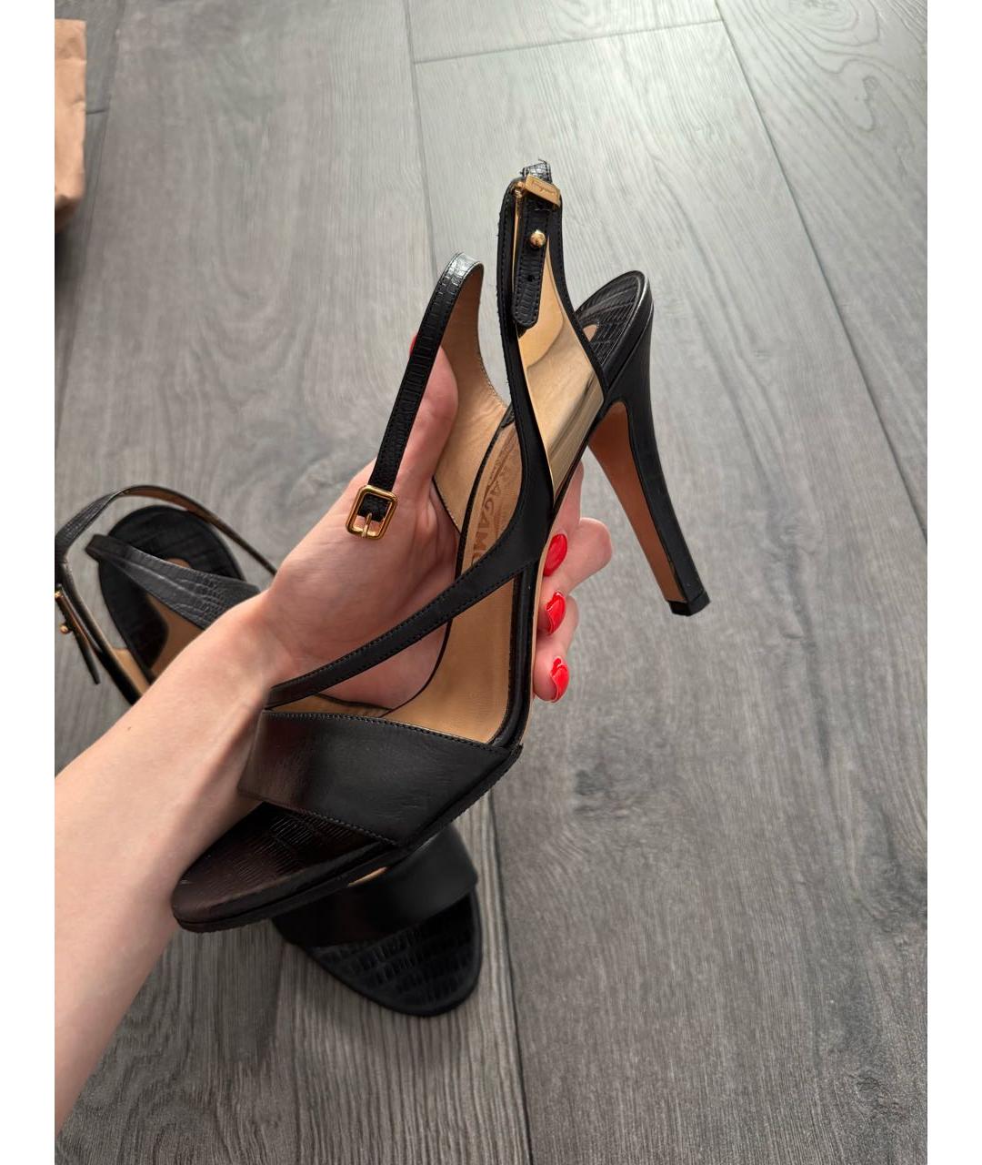 FERRAGAMO Черные кожаные босоножки, фото 2
