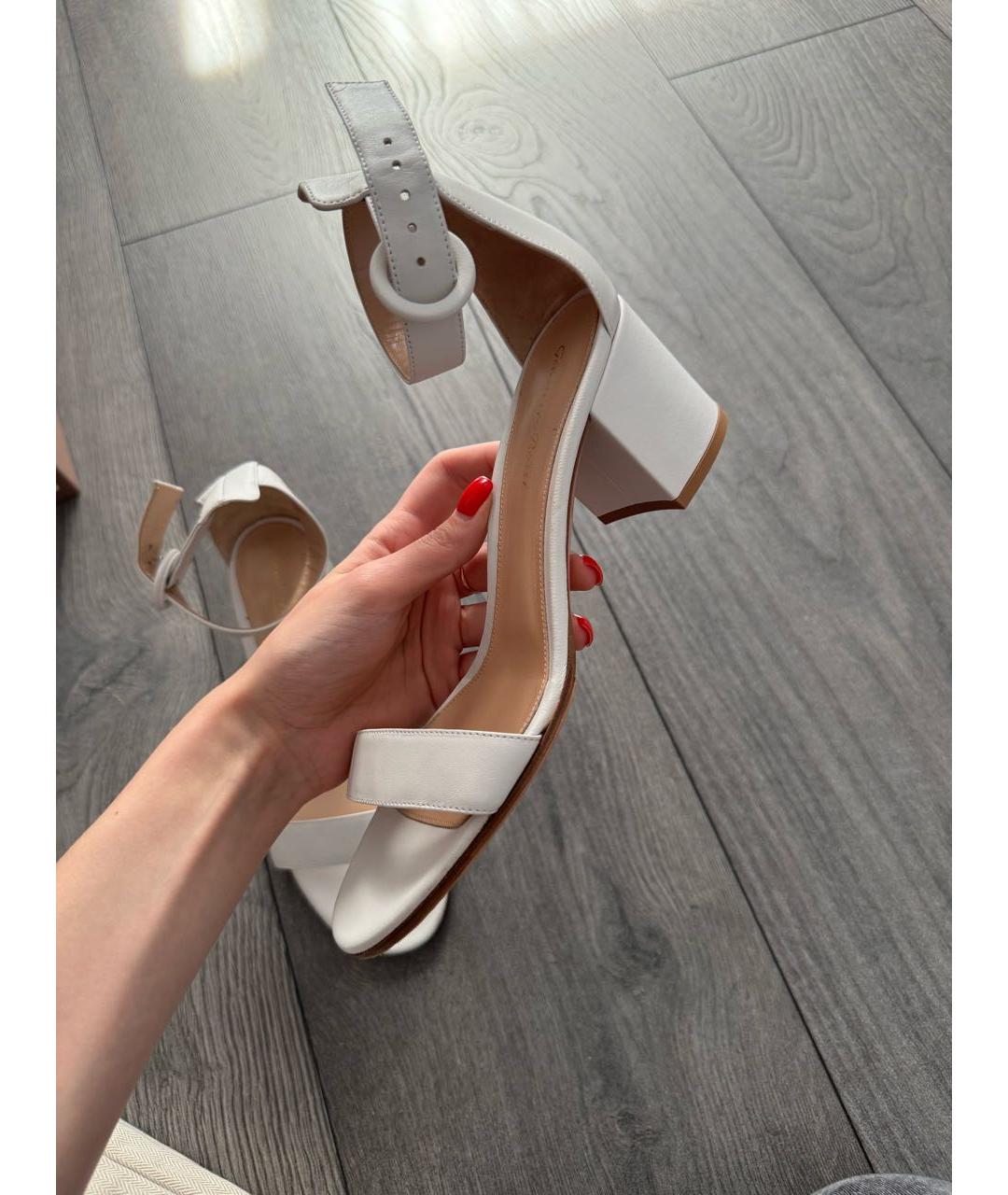 GIANVITO ROSSI Белые кожаные босоножки, фото 4