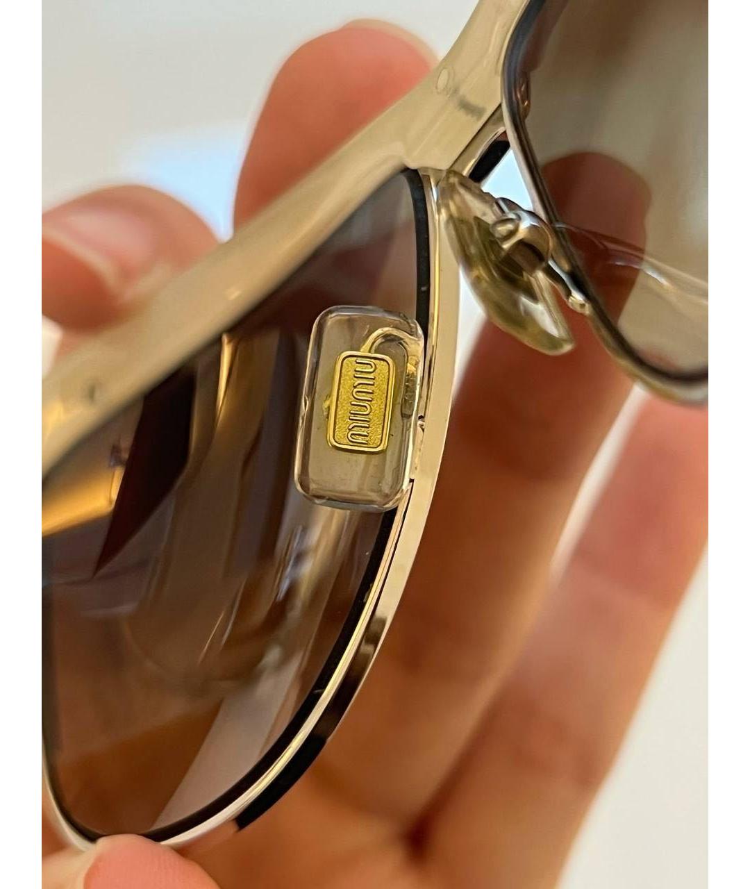 MIU MIU Бежевые пластиковые солнцезащитные очки, фото 8