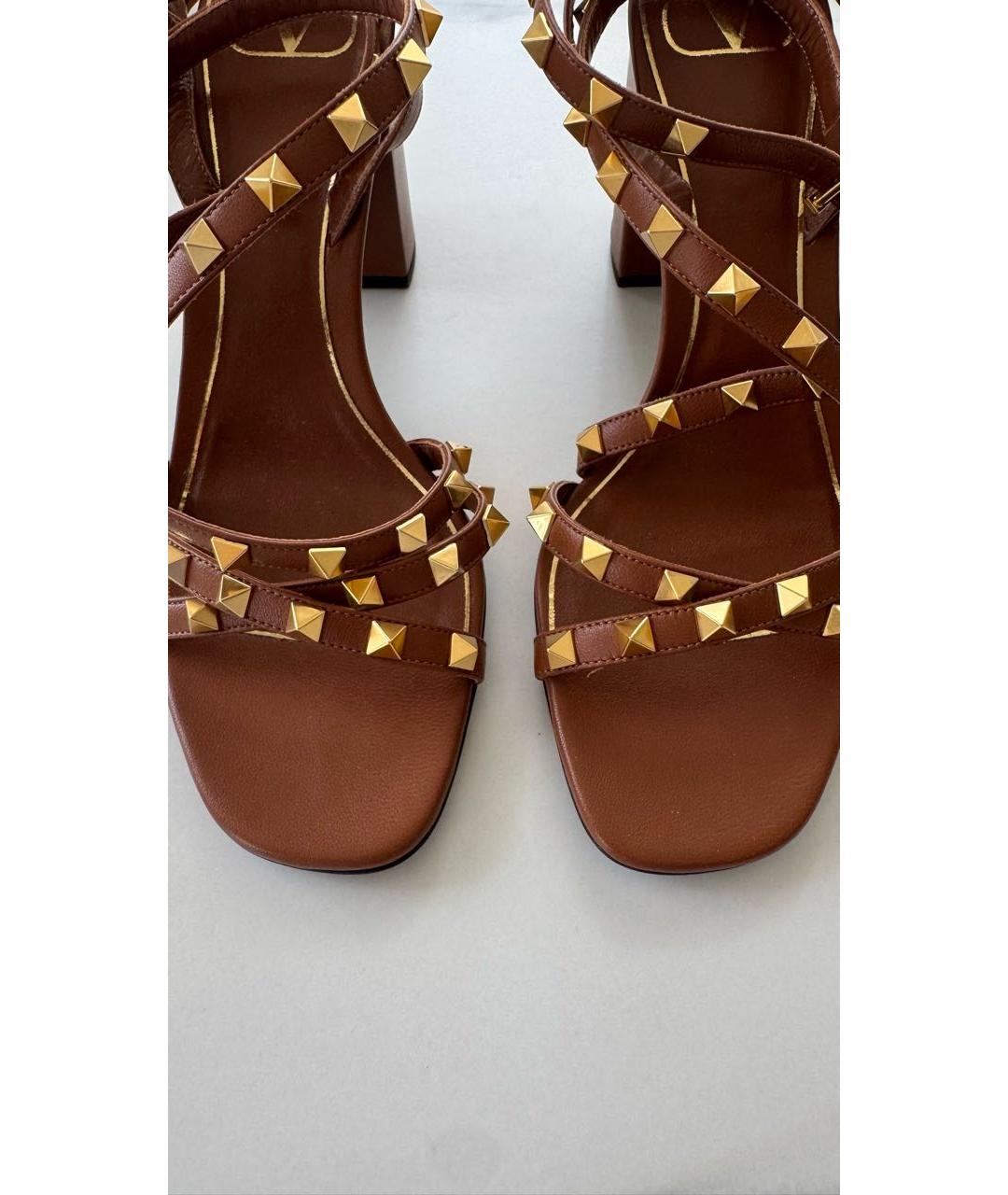 VALENTINO Коричневые кожаные босоножки, фото 3