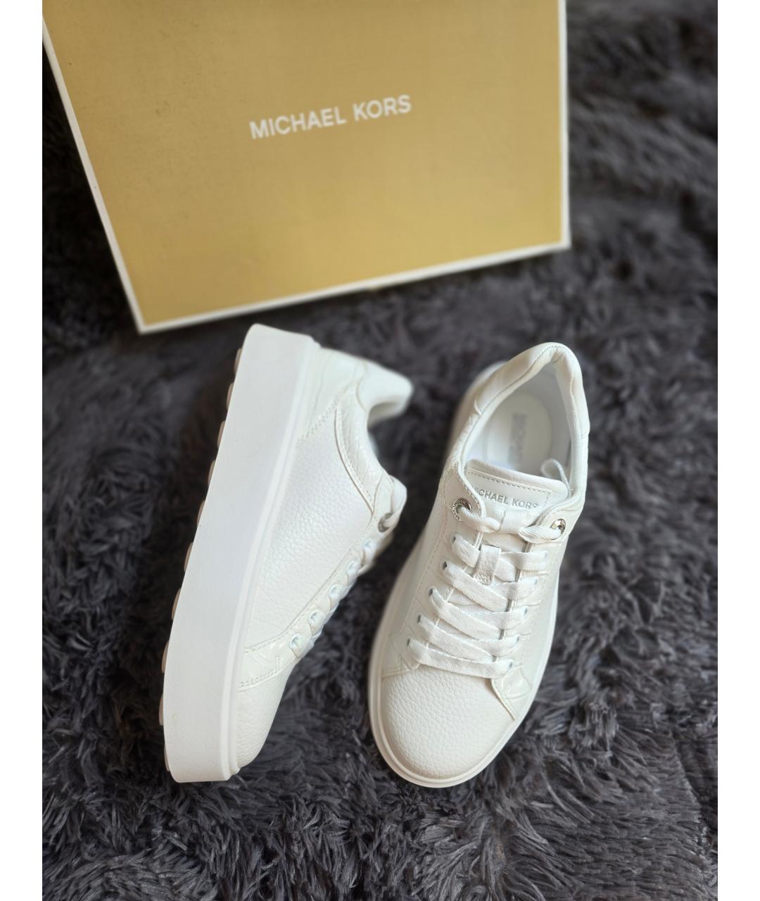 MICHAEL KORS Белые кроссовки из искусственной кожи, фото 2