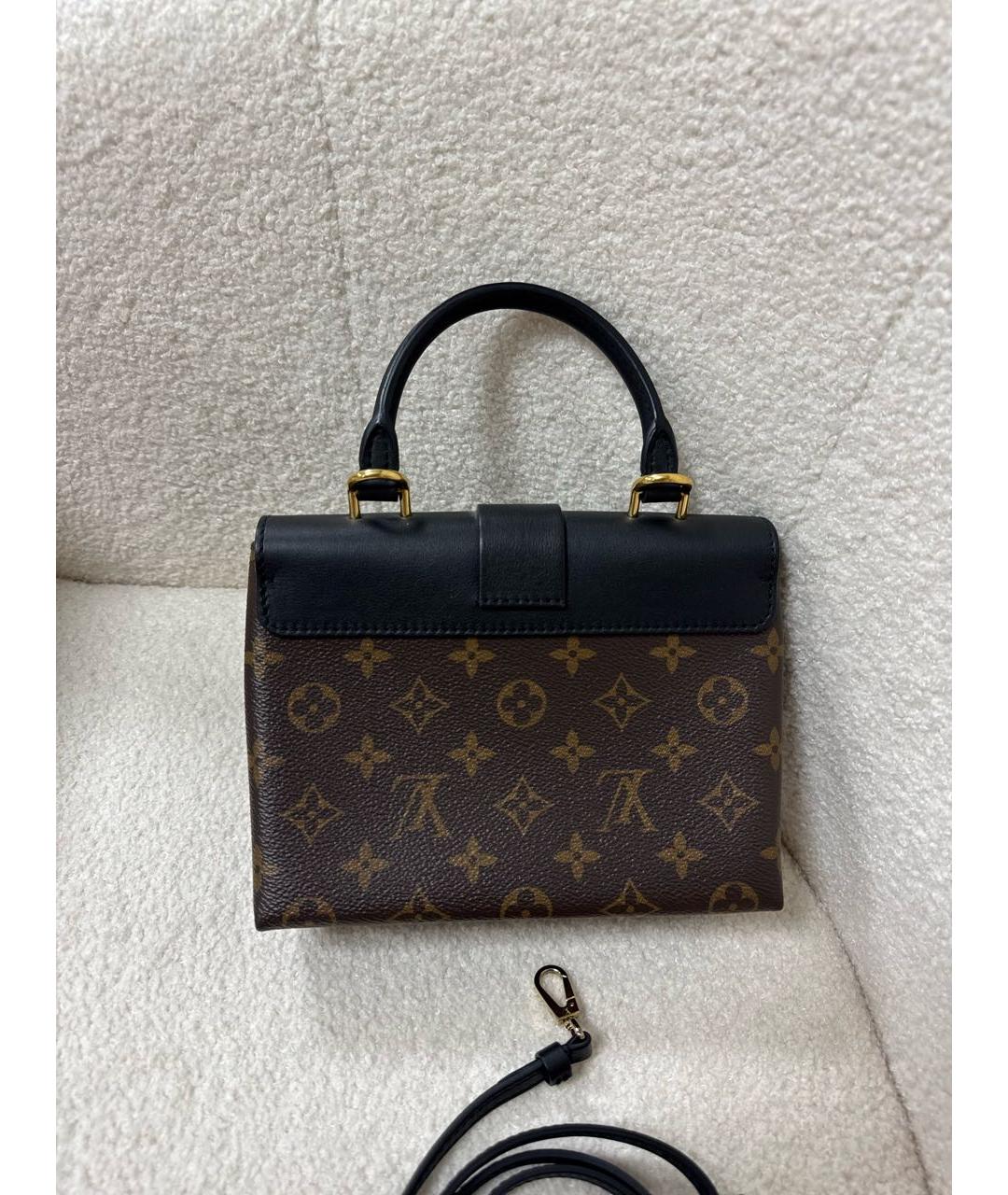 LOUIS VUITTON Черная сумка с короткими ручками из лакированной кожи, фото 3
