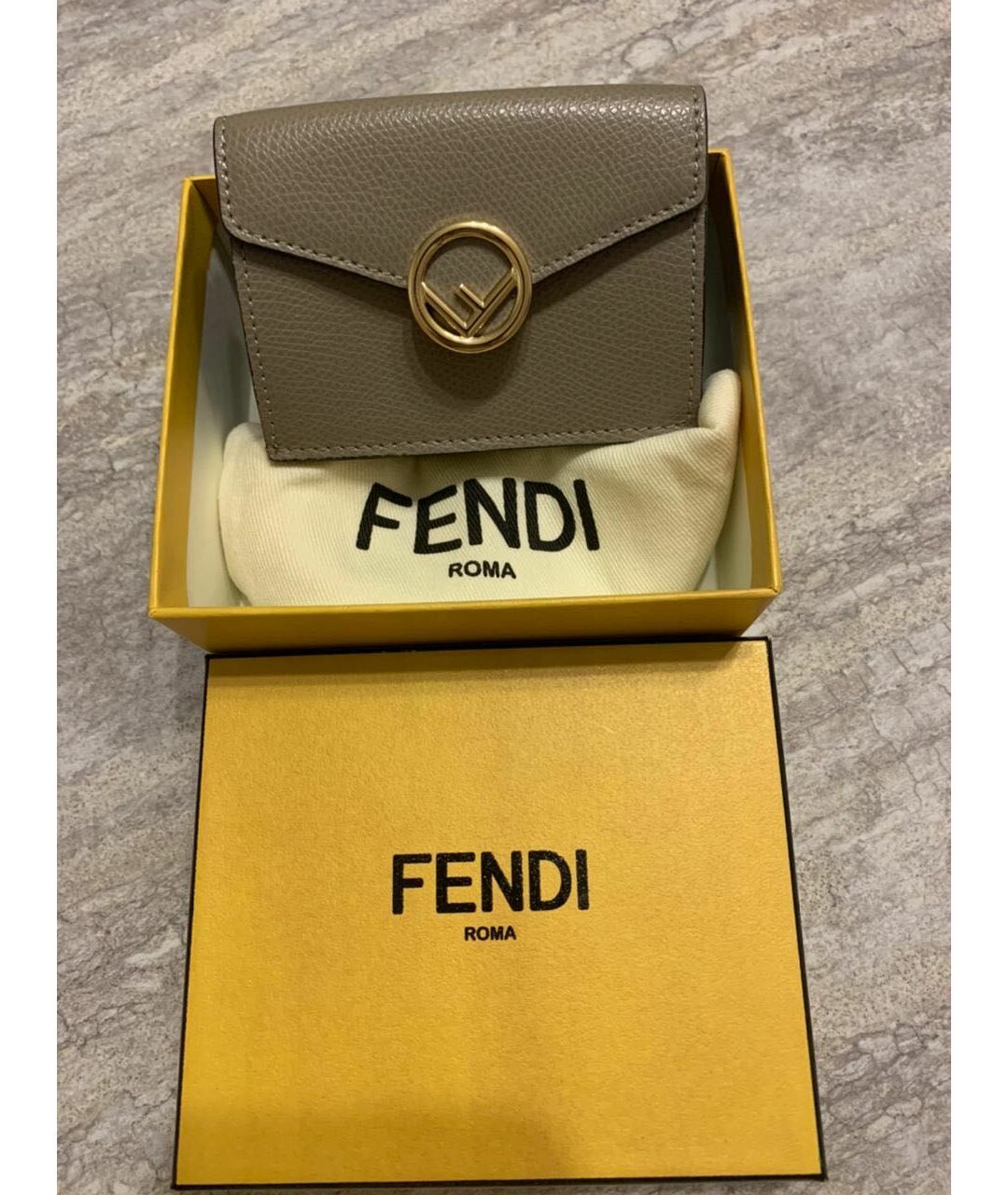 FENDI Бежевый кожаный кошелек, фото 3