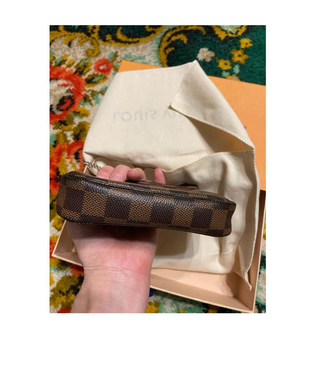 LOUIS VUITTON Коричневая кожаная сумка с короткими ручками, фото 4