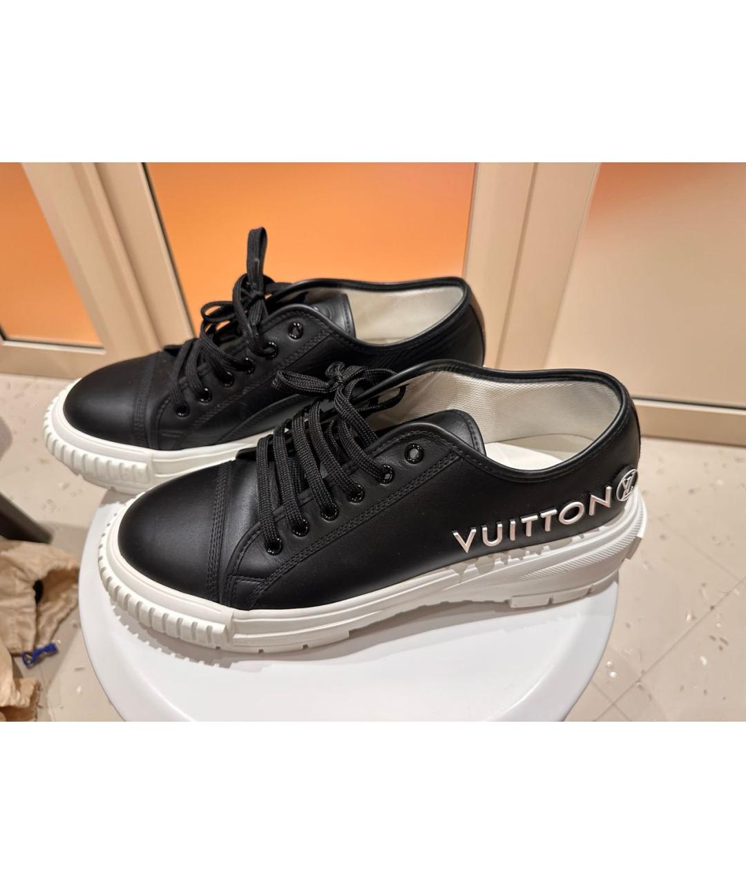 LOUIS VUITTON Черные низкие кроссовки / кеды из экзотической кожи, фото 6