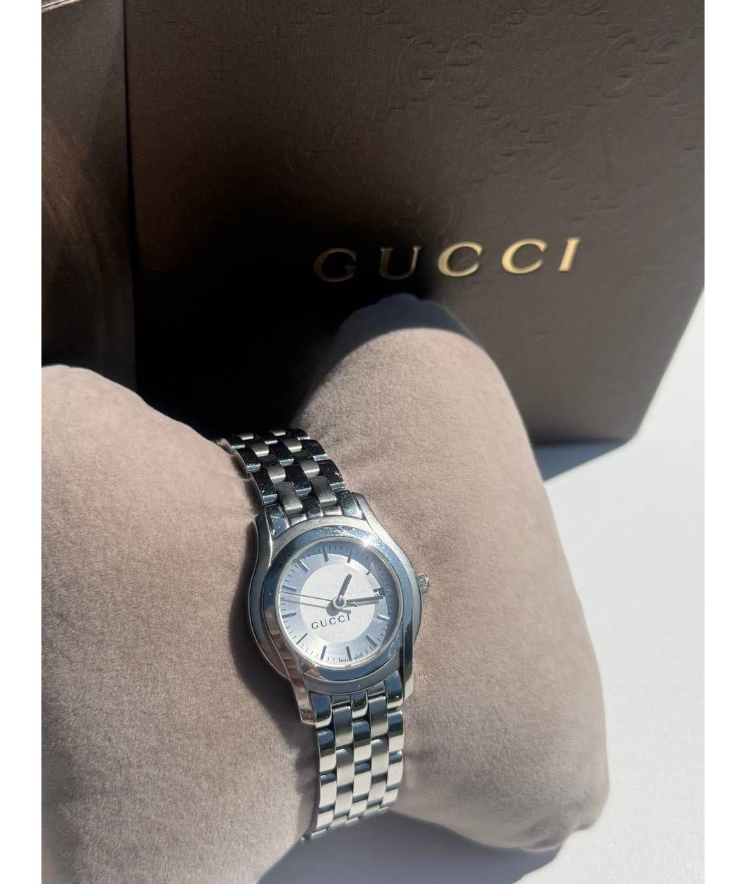 GUCCI Серебряные металлические часы, фото 2
