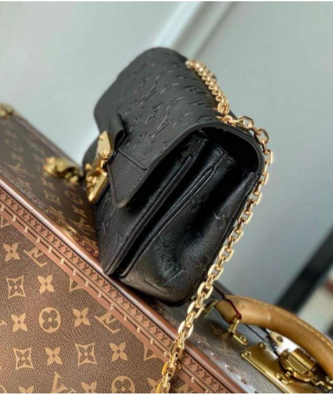 LOUIS VUITTON Черная кожаная сумка через плечо, фото 3
