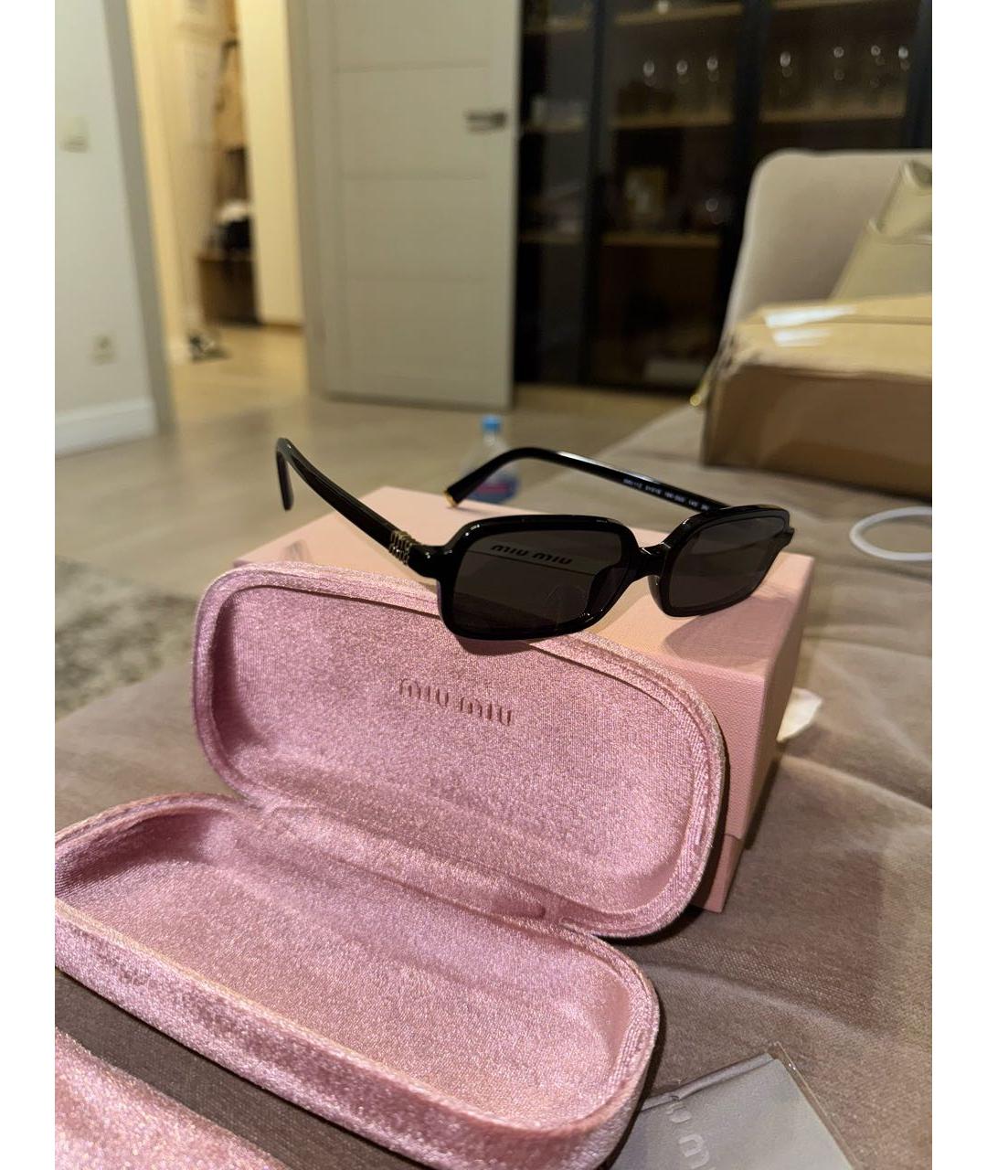 MIU MIU Черные пластиковые солнцезащитные очки, фото 2