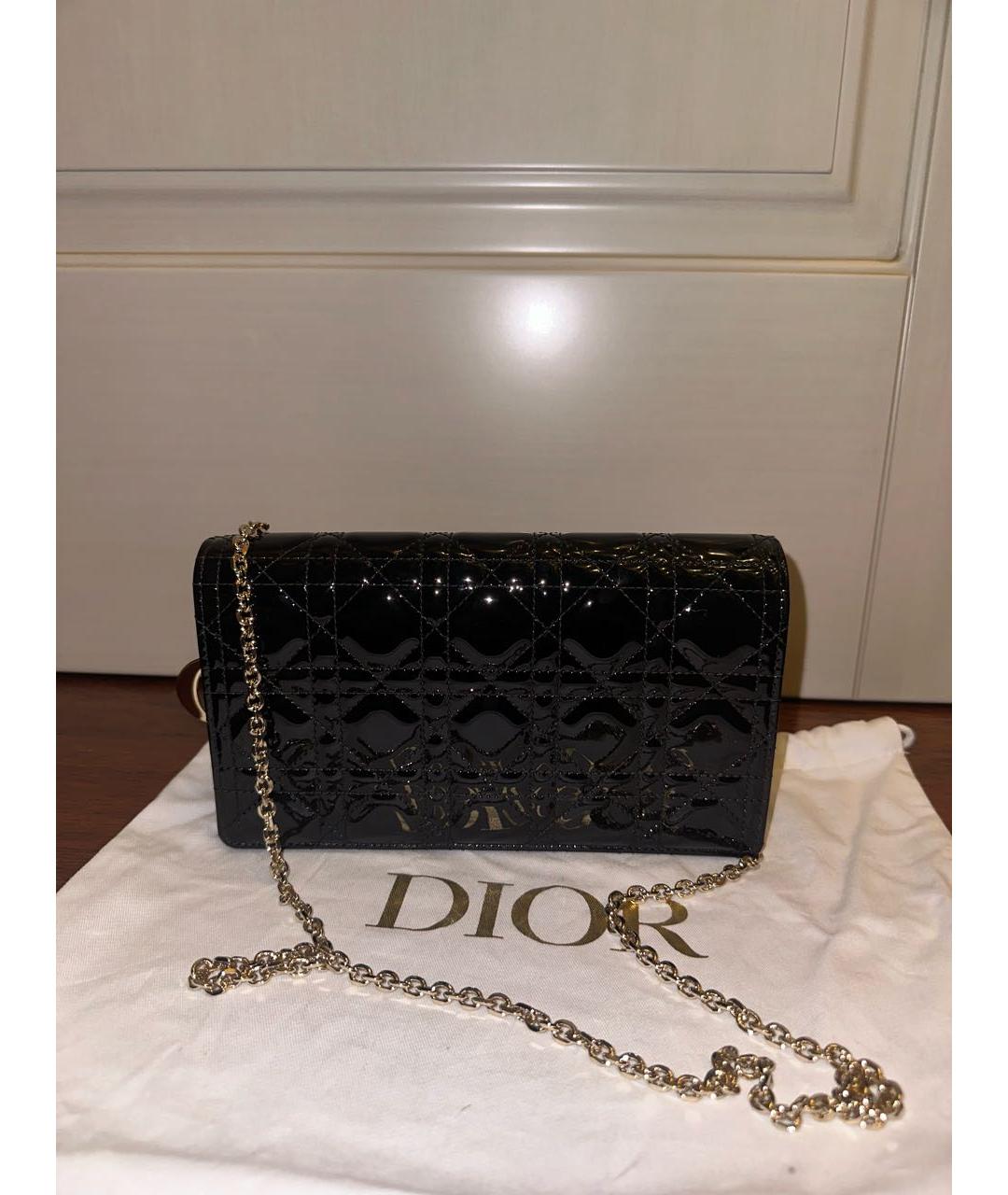 CHRISTIAN DIOR Черная сумка через плечо из лакированной кожи, фото 2