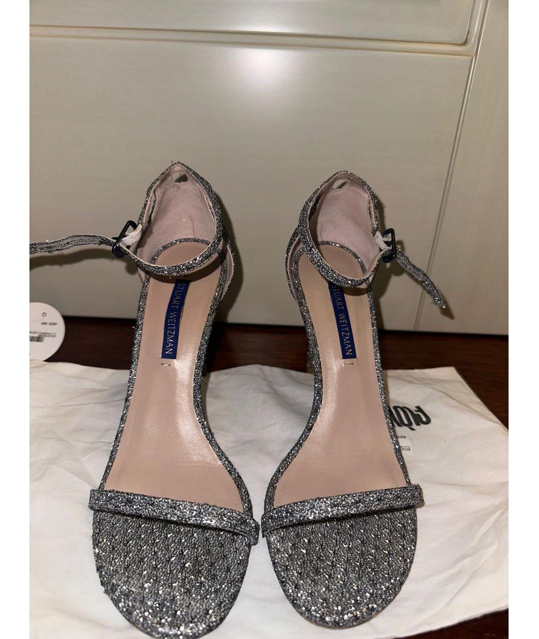 STUART WEITZMAN Серебряные текстильные босоножки, фото 2