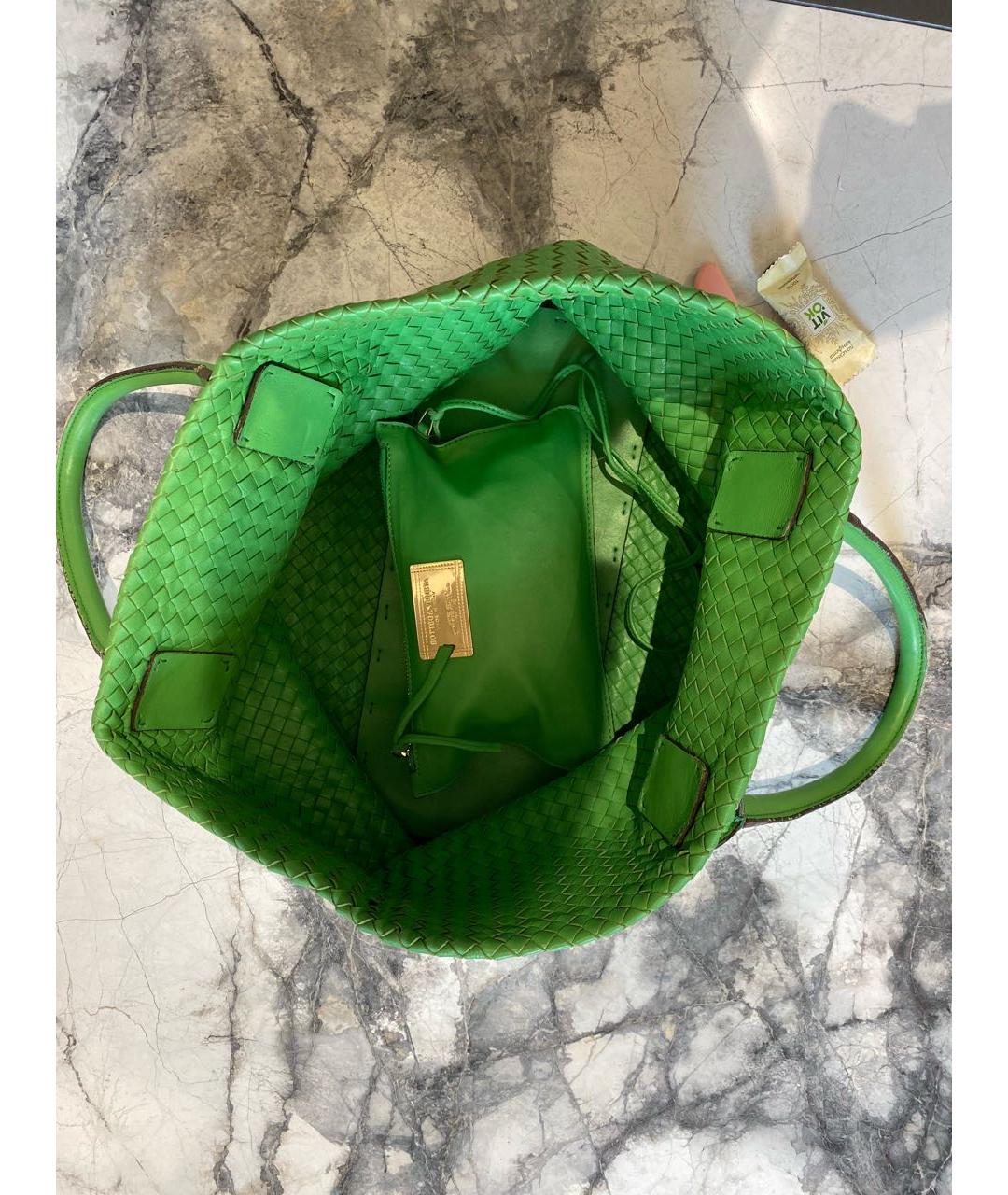 BOTTEGA VENETA Зеленая кожаная сумка тоут, фото 4