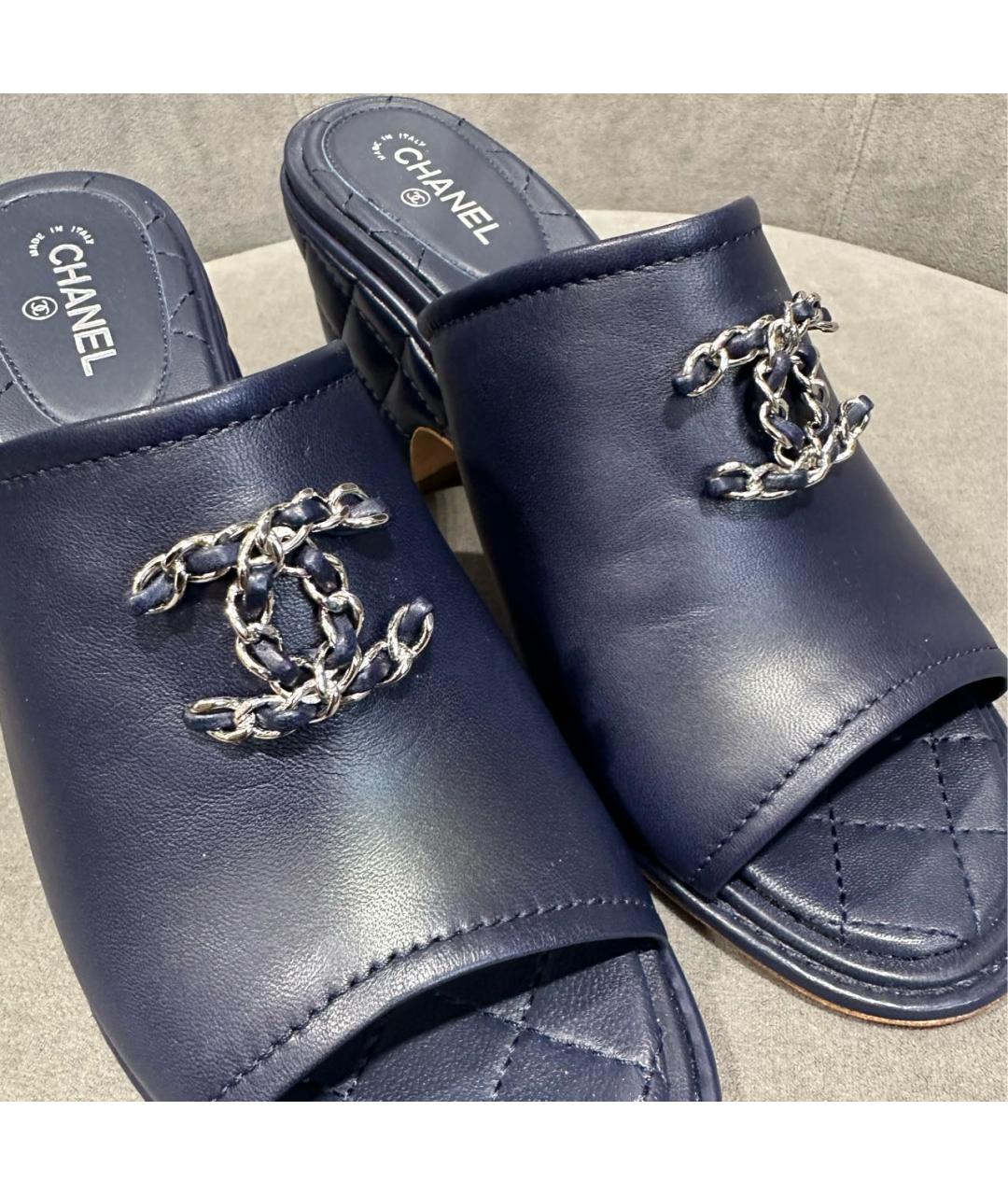 CHANEL Темно-синие кожаные сабо, фото 5