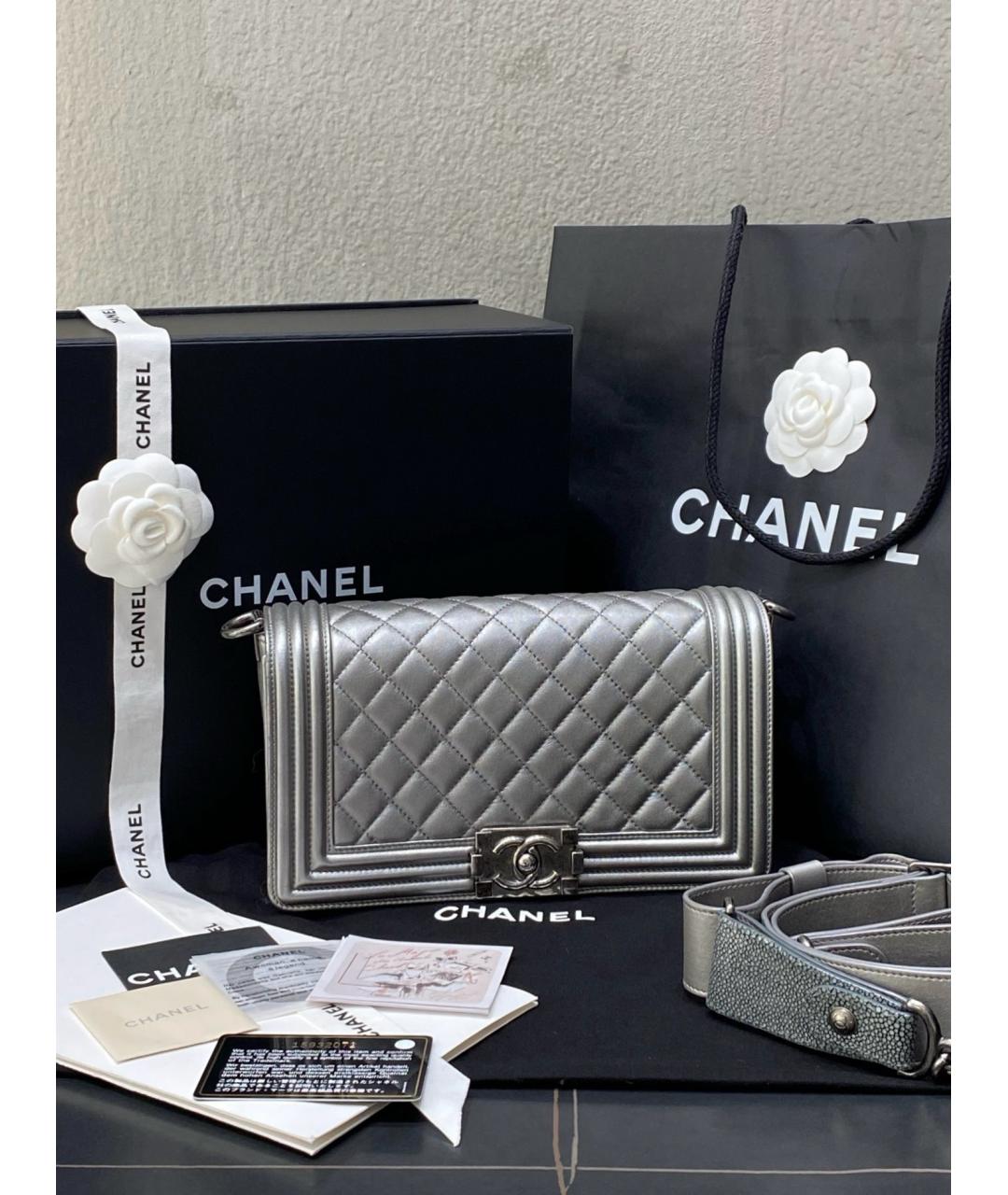 CHANEL Серебряная кожаная сумка через плечо, фото 2