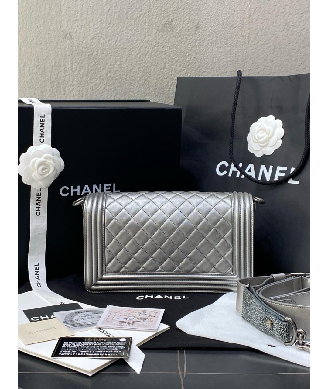 CHANEL Серебряная кожаная сумка через плечо, фото 3