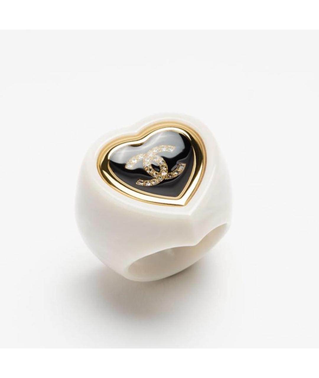 CHANEL Белое пластиковое кольцо, фото 3