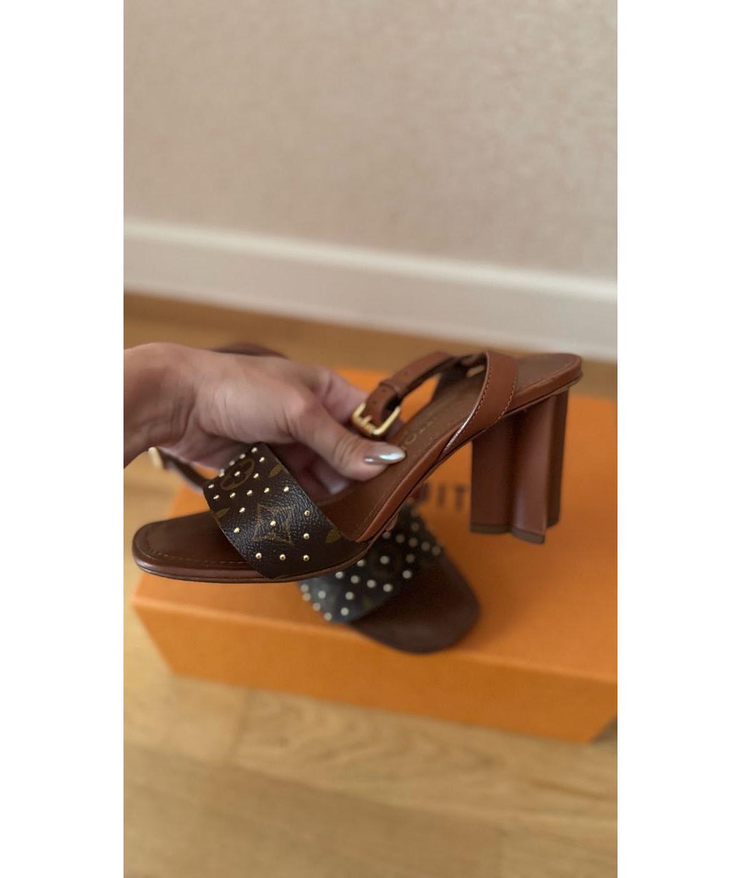 LOUIS VUITTON Коричневые кожаные босоножки, фото 3