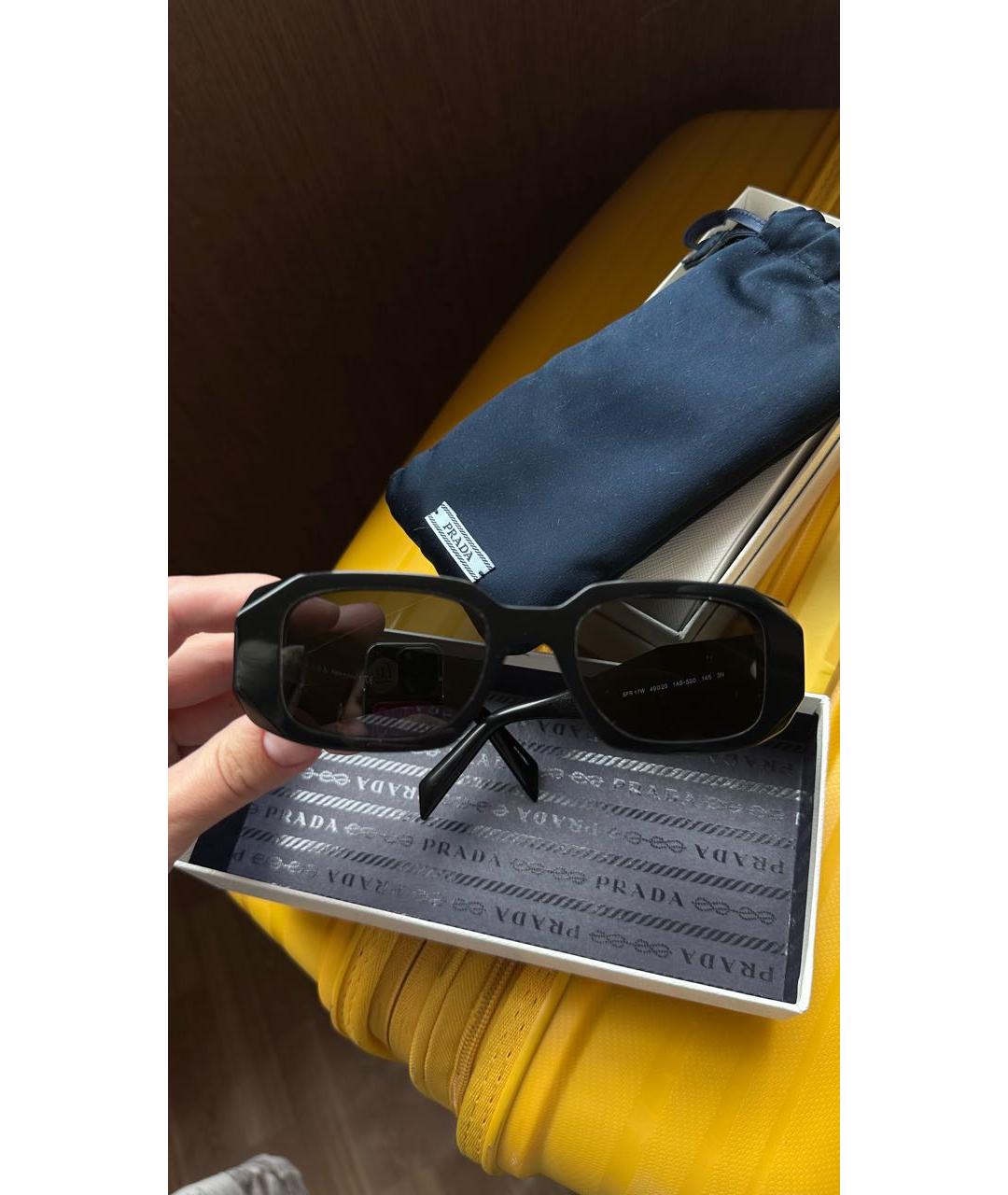 PRADA Черные пластиковые солнцезащитные очки, фото 2