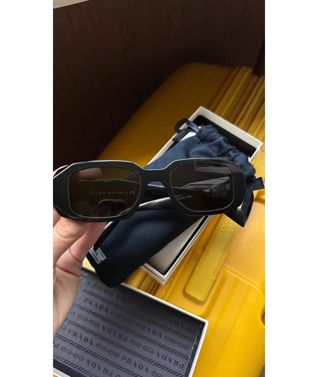 PRADA Черные пластиковые солнцезащитные очки, фото 4