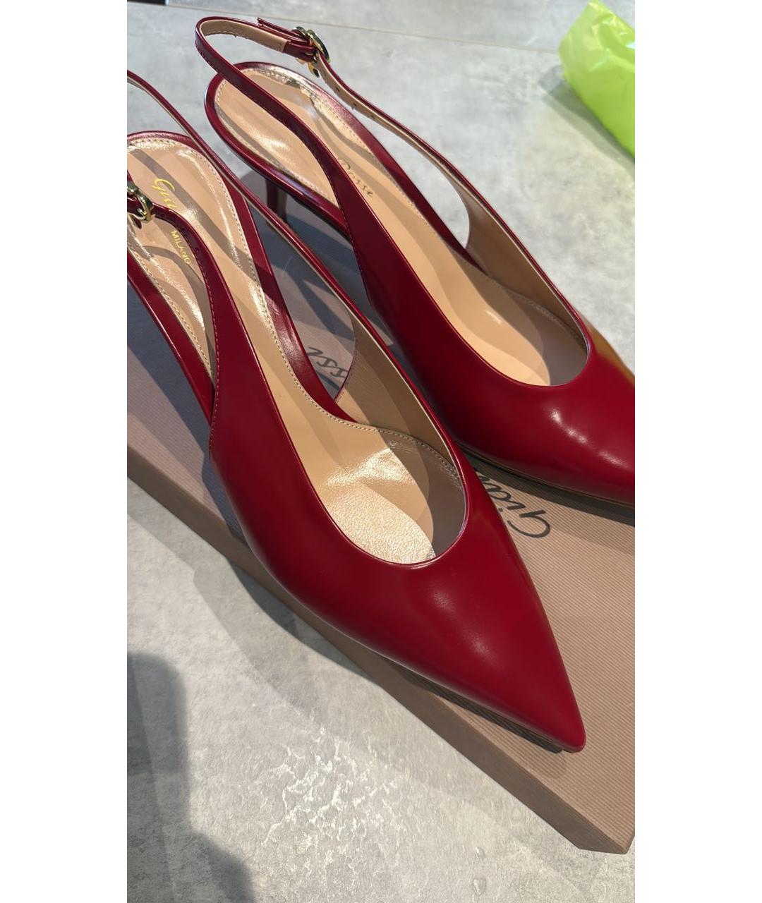 GIANVITO ROSSI Бордовые кожаные лодочки на низком каблуке, фото 3