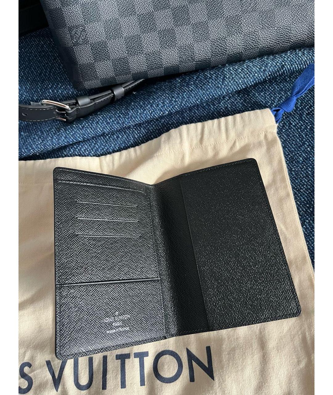 LOUIS VUITTON Антрацитовый кожаный кошелек, фото 4