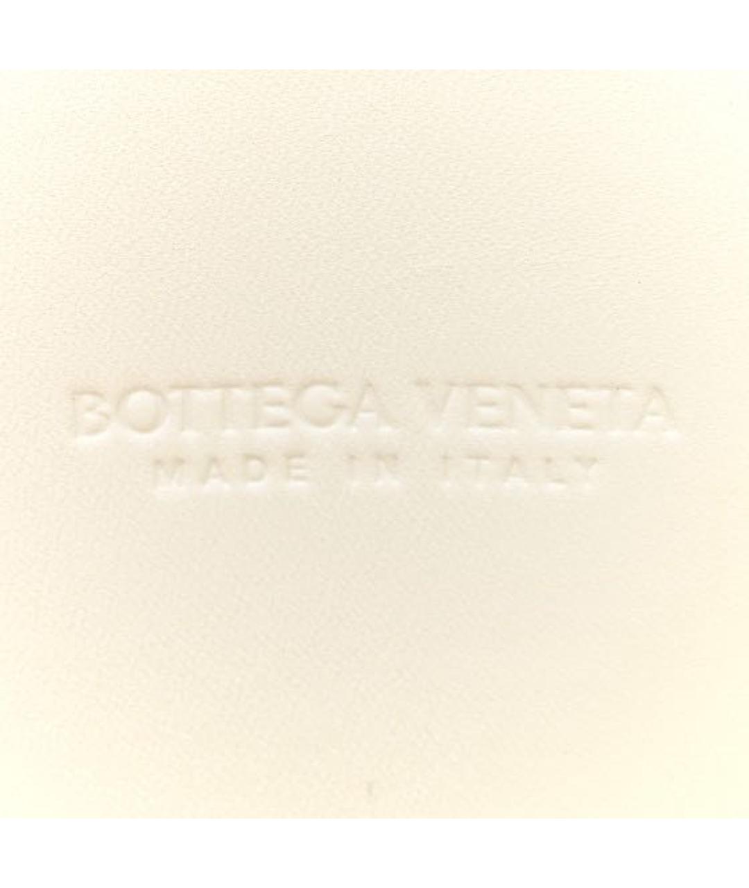 BOTTEGA VENETA Белая сумка с короткими ручками из лакированной кожи, фото 5