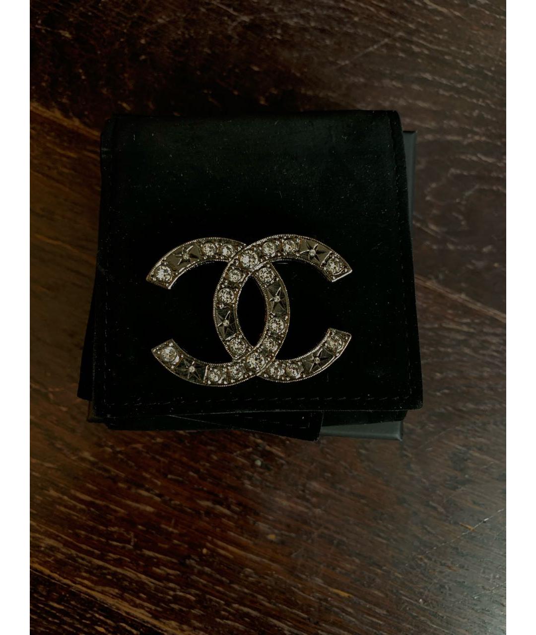 CHANEL Антрацитовая металлическая булавка / брошь, фото 3