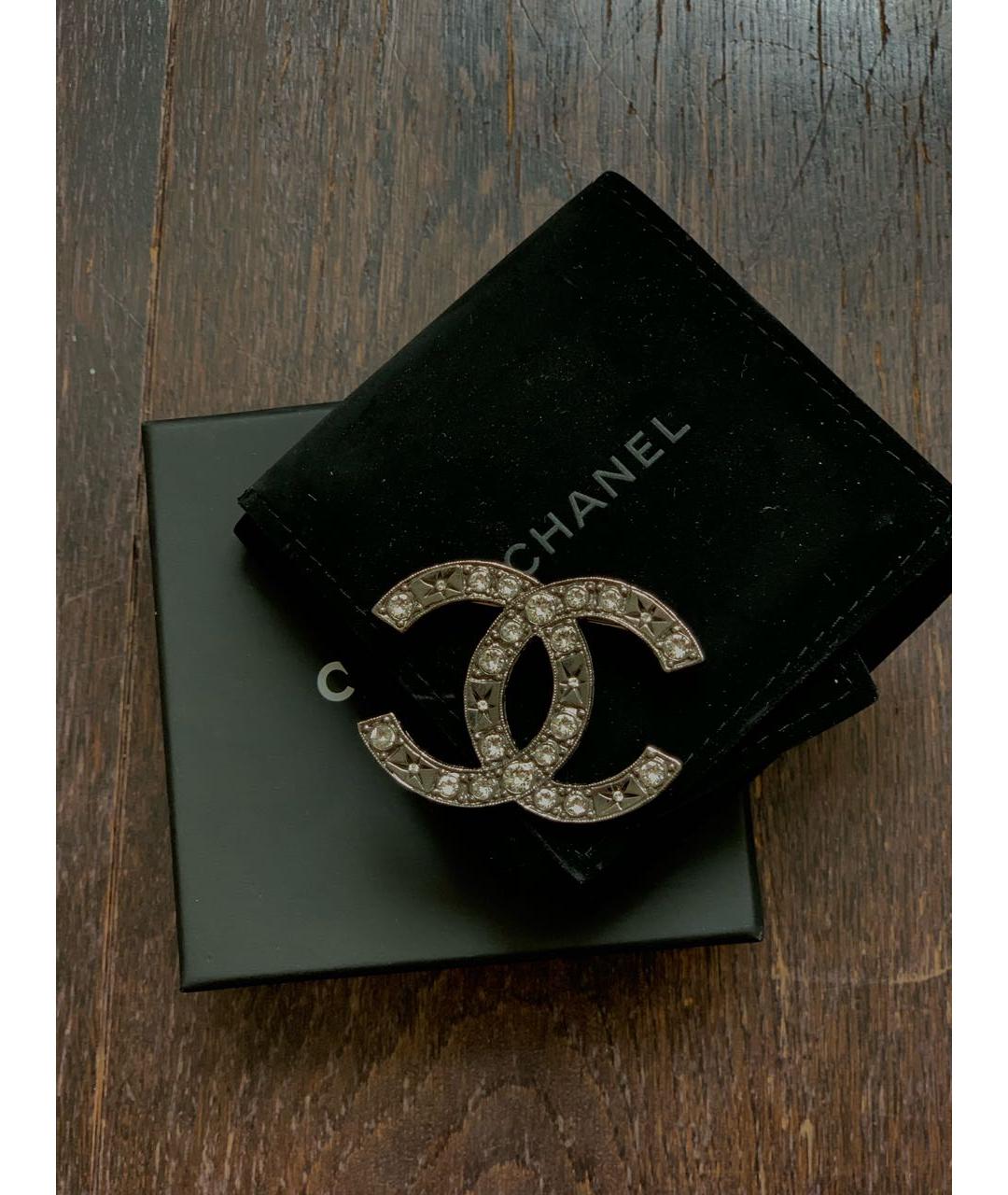 CHANEL Антрацитовая металлическая булавка / брошь, фото 4