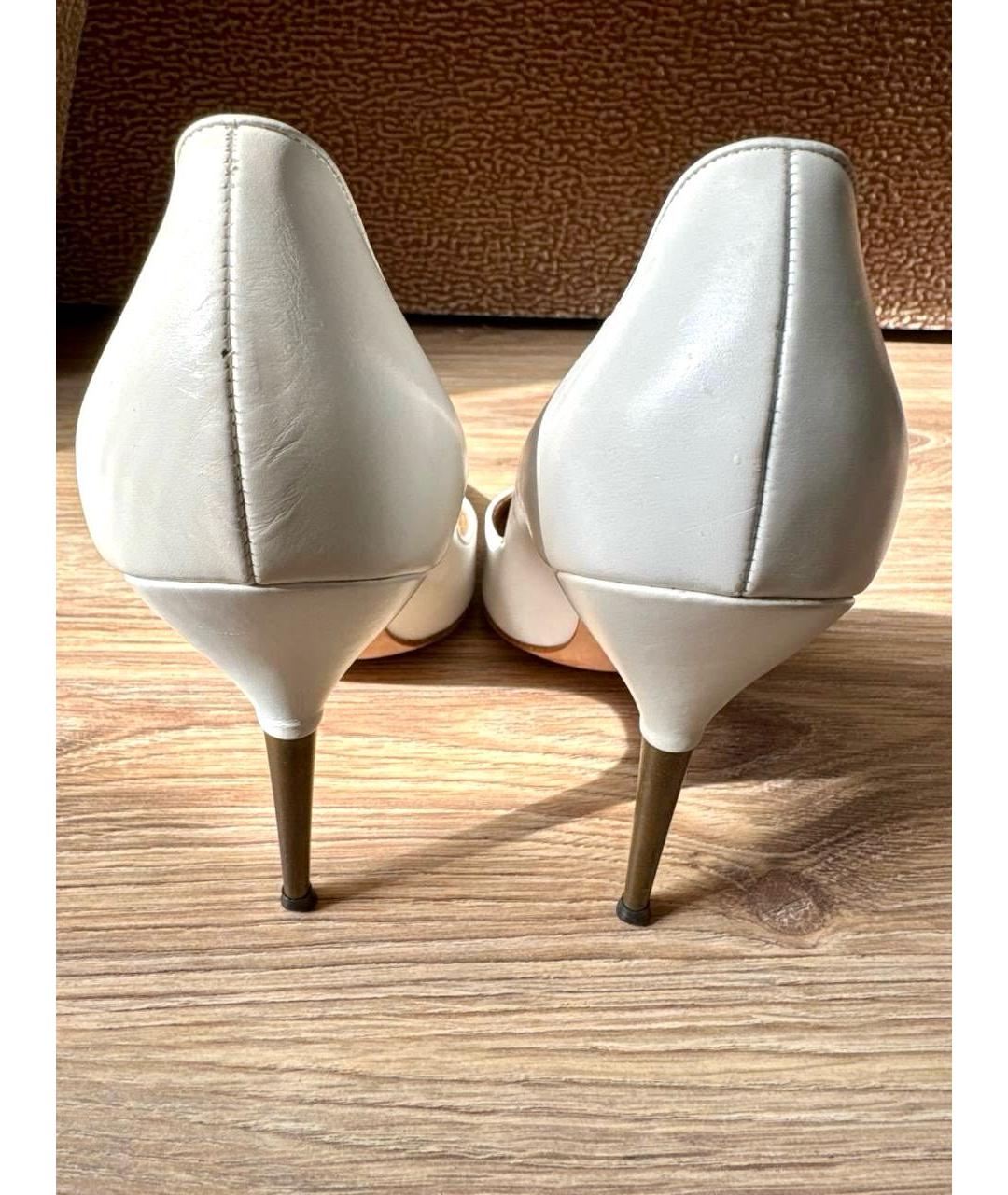 MANOLO BLAHNIK Белые кожаные туфли, фото 3