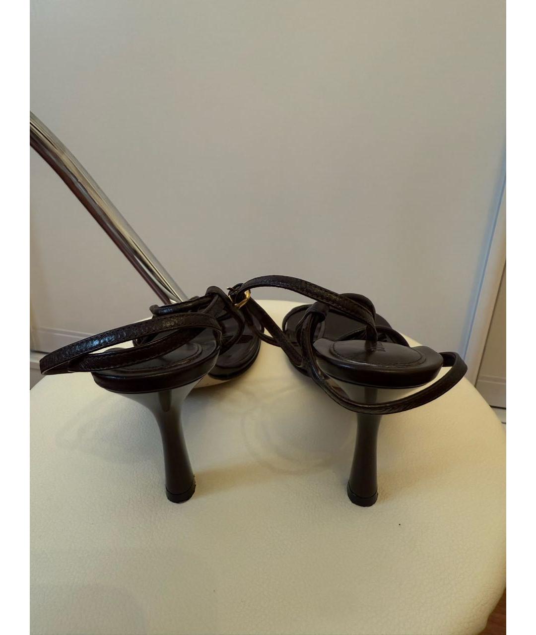 BOTTEGA VENETA Коричневые кожаные босоножки, фото 4
