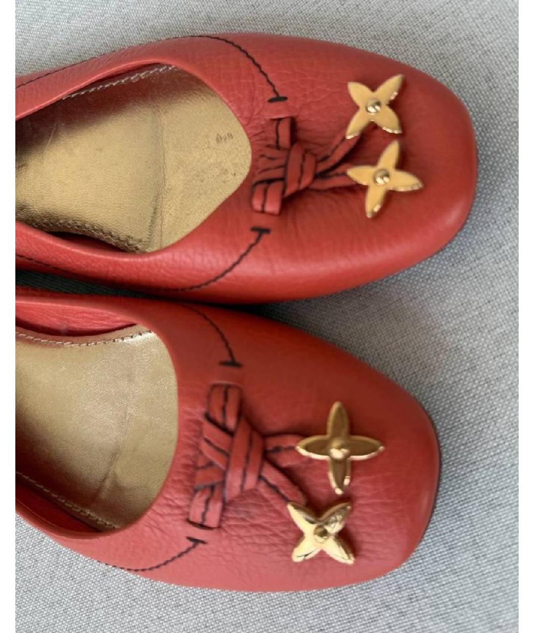 LOUIS VUITTON Красные кожаные балетки, фото 3