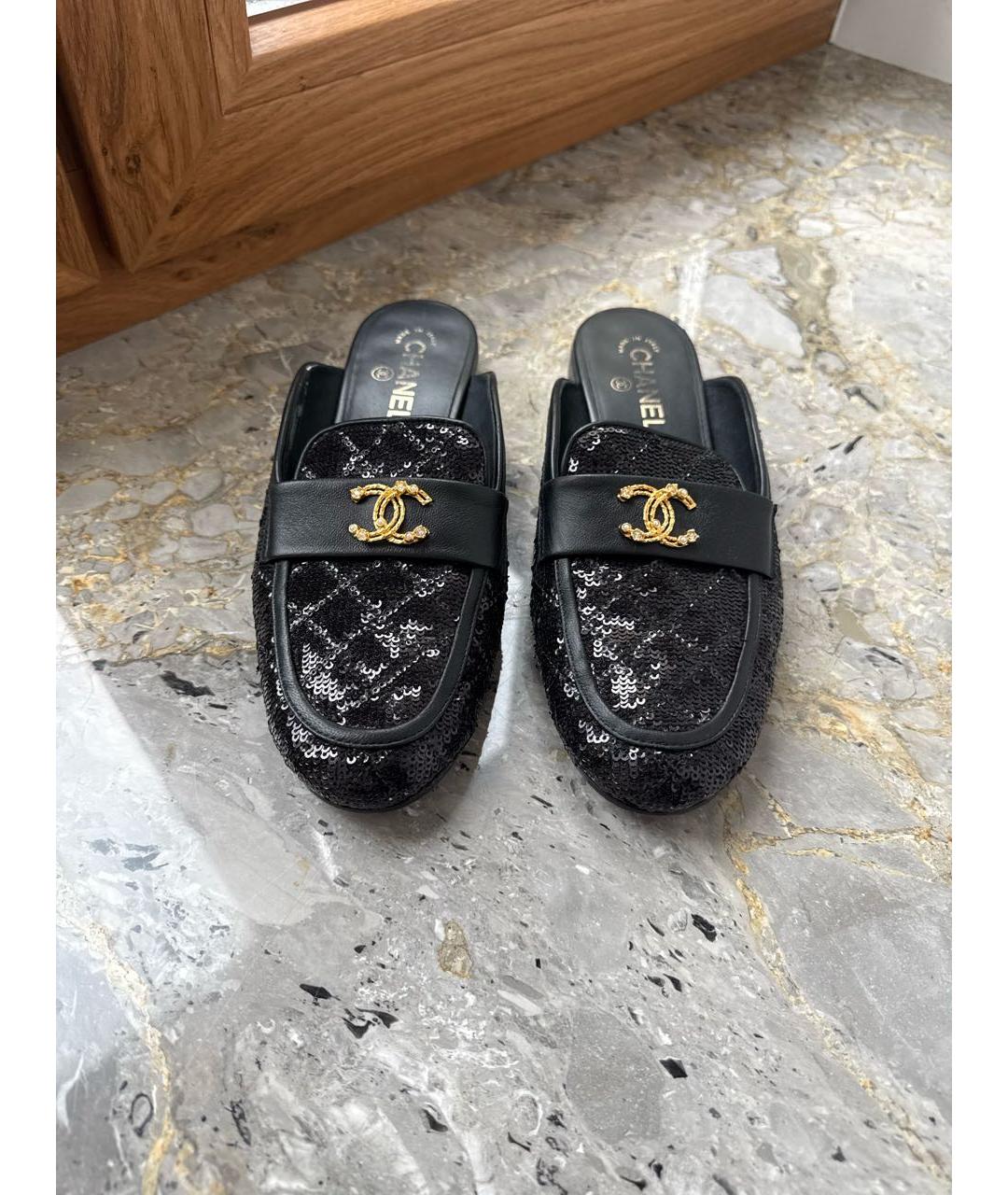 CHANEL Черные кожаные мюли, фото 2