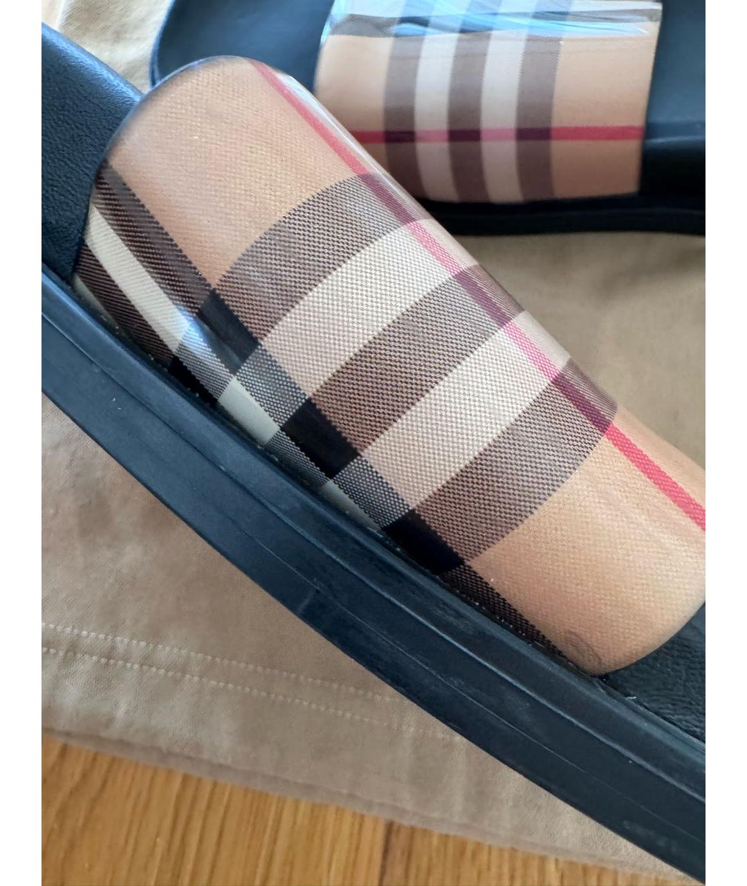 BURBERRY Кожаные шлепанцы, фото 6