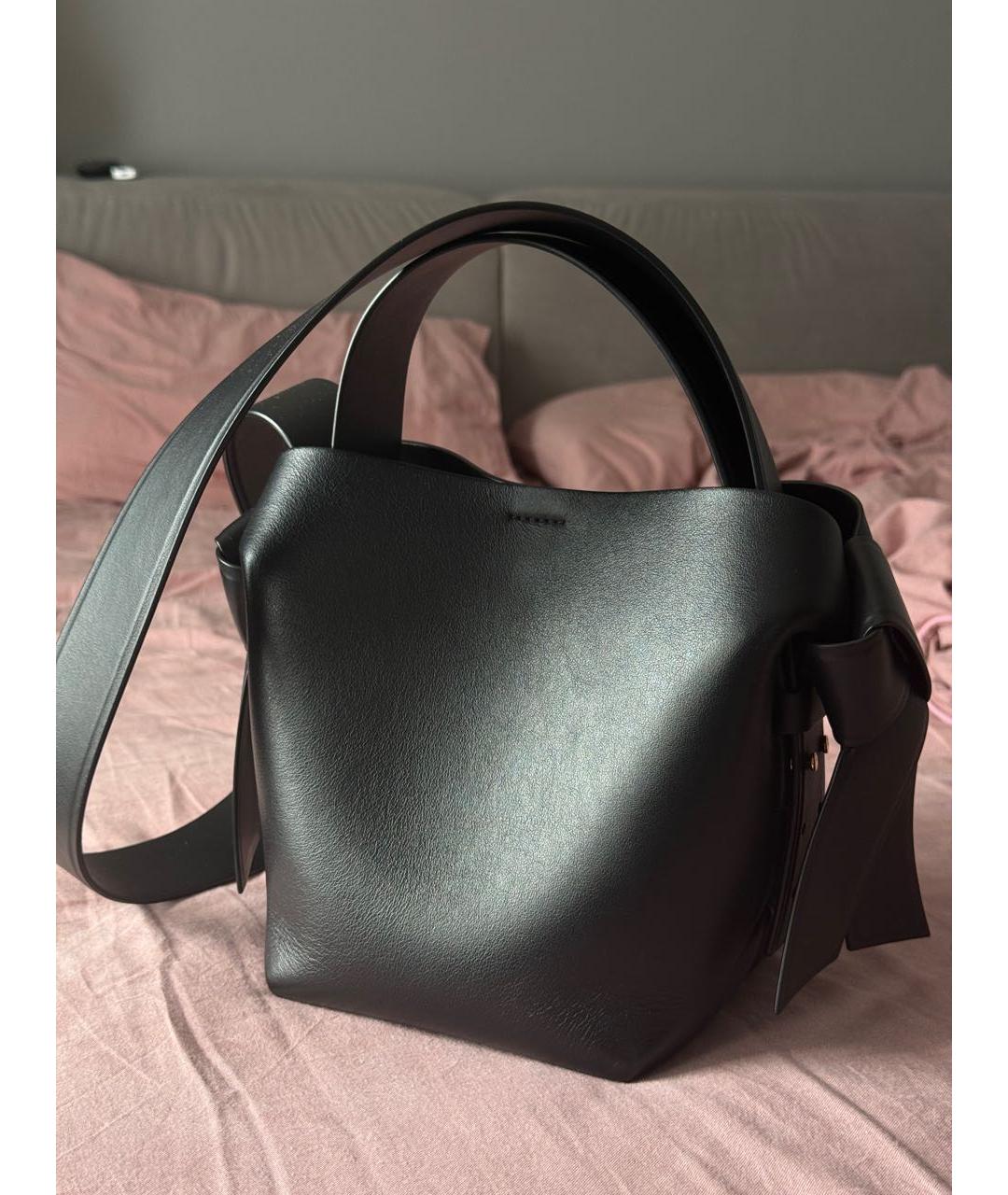 ACNE STUDIOS Черная кожаная сумка с короткими ручками, фото 3