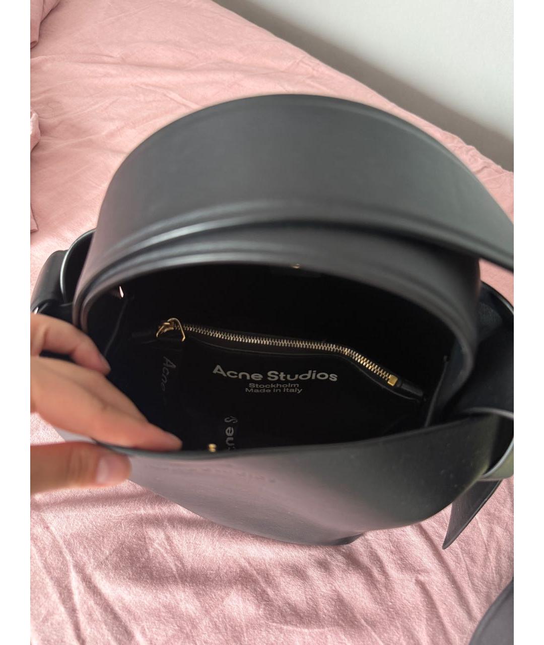 ACNE STUDIOS Черная кожаная сумка с короткими ручками, фото 5