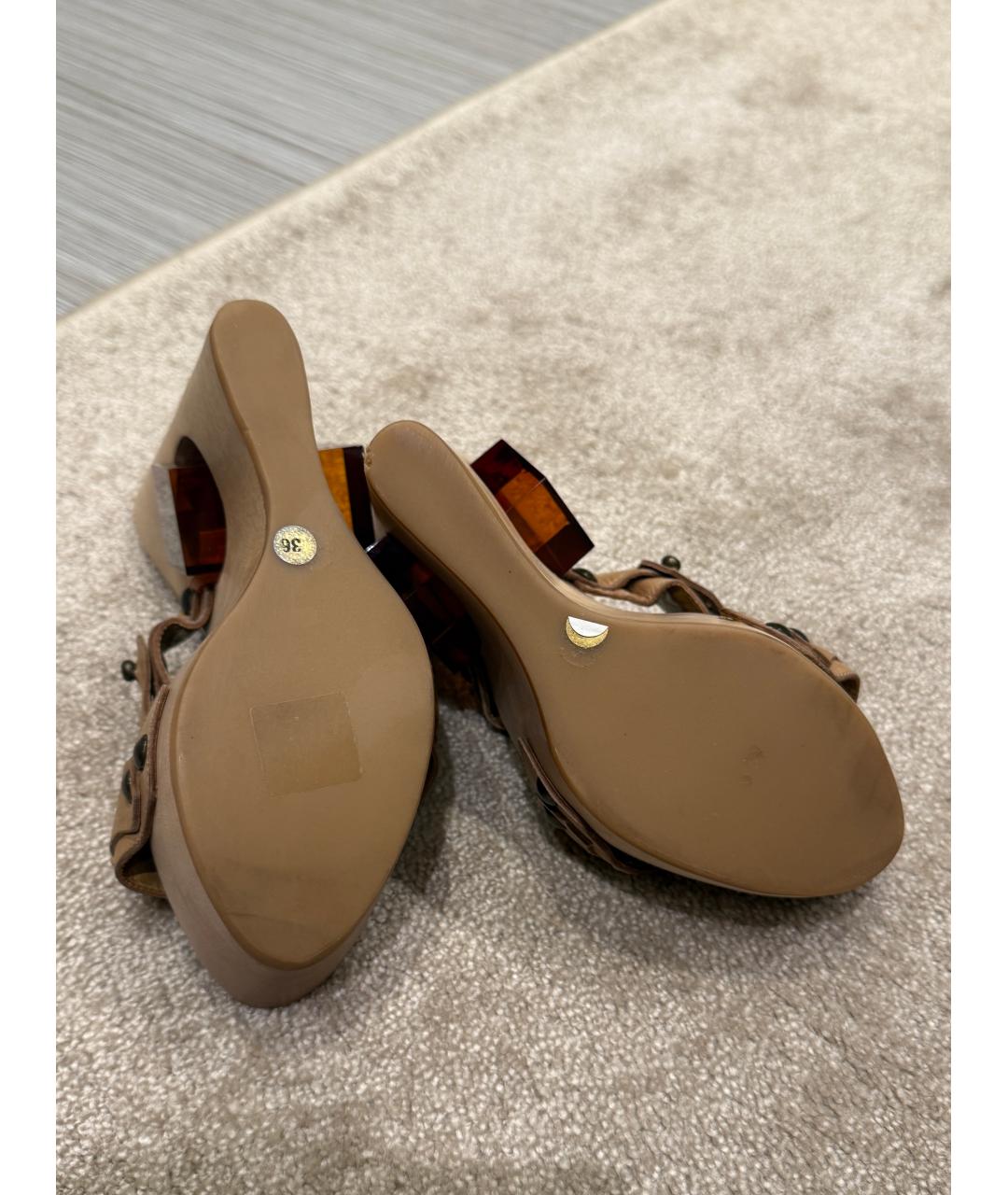 ALEXANDER MCQUEEN Бежевые кожаные босоножки, фото 5