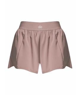 ALO YOGA Спортивные брюки и шорты