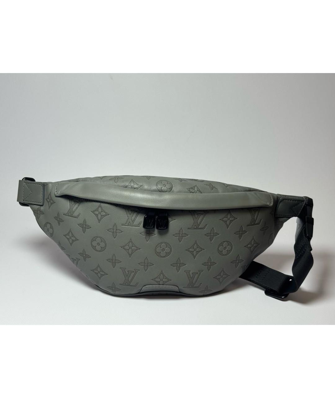 LOUIS VUITTON Серая кожаная поясная сумка, фото 9