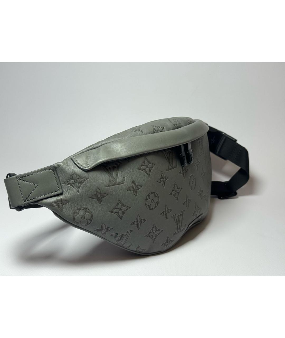 LOUIS VUITTON Серая кожаная поясная сумка, фото 2