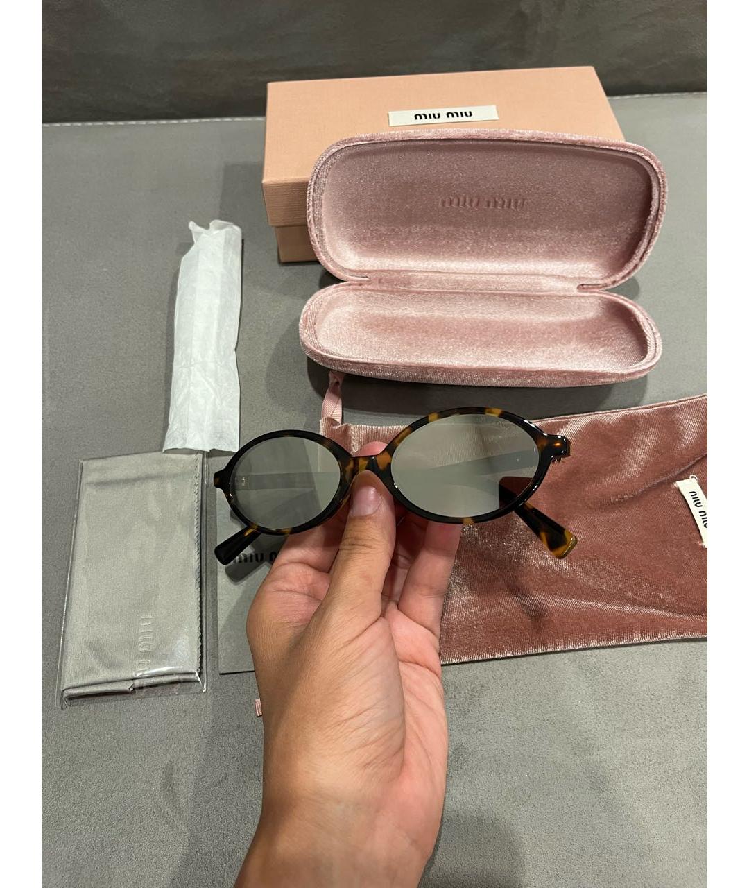 MIU MIU Коричневые пластиковые солнцезащитные очки, фото 5