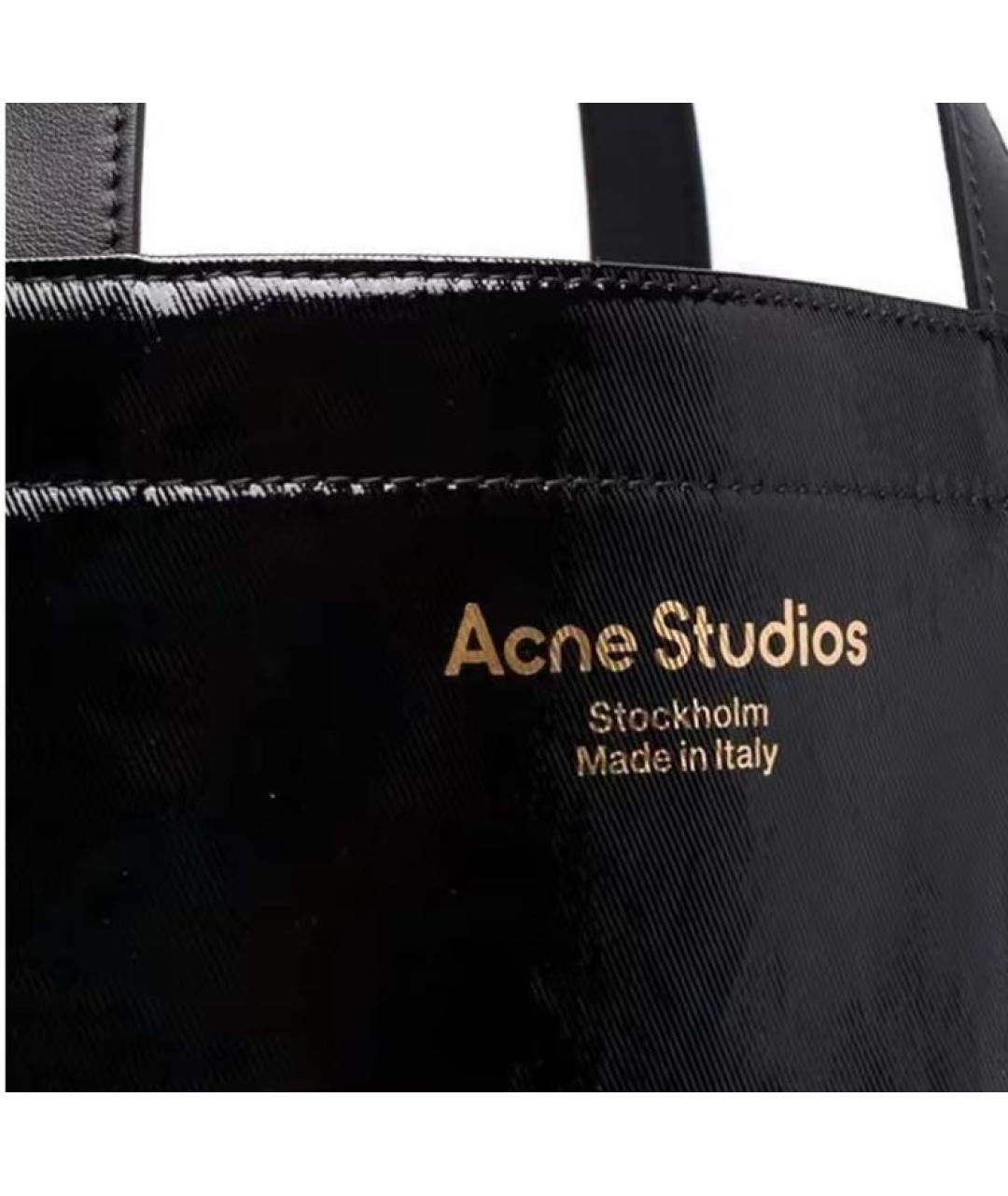 ACNE STUDIOS Черная сумка с короткими ручками из лакированной кожи, фото 5