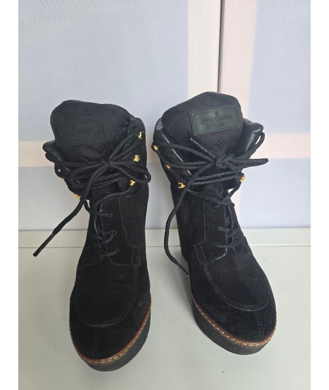 LOUIS VUITTON Черные замшевые ботинки, фото 2