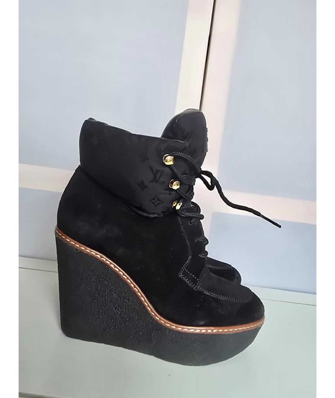 LOUIS VUITTON Черные замшевые ботинки, фото 8
