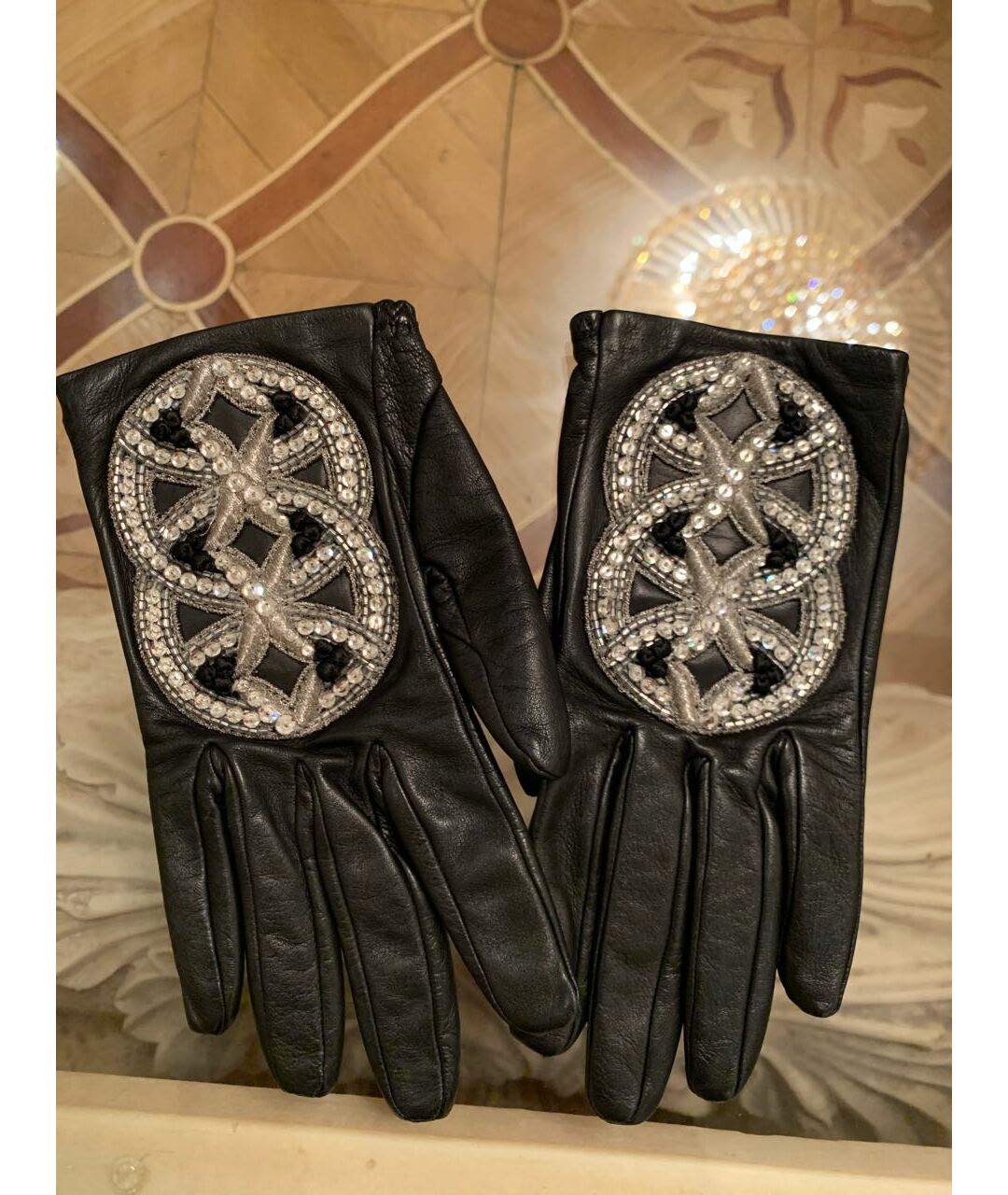 CHANEL PRE-OWNED Черные кожаные перчатки, фото 9